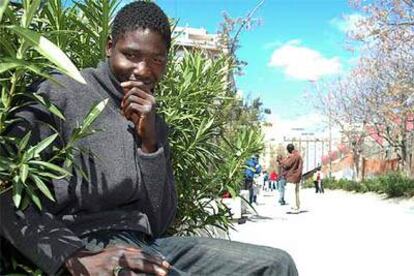 Oumar Konokomo, en un parque del barrio madrileño de Cuatro Caminos.