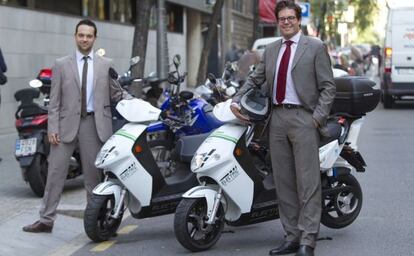 Damián Martín, director de Cooltra, y Timo Buetefisch, director general