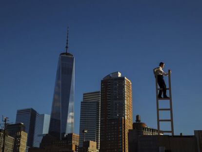 Imagen de una de las performances de Marina Abramovic (REUTERS/Lucas Jackson)