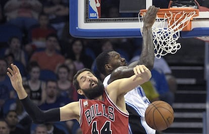 Dewayne Dedmon y Nikola Mirotic.