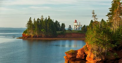 Vista del faro en el Parque Nacional de Prince Edward Island.