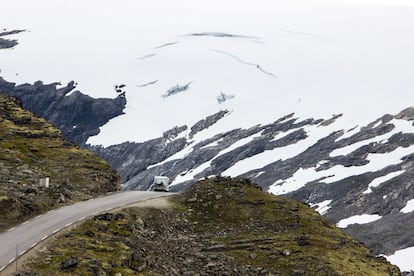 Golden Road

La naturaleza, la gastronomía y la ecología son las protagonistas de este destino, perfecto para los amantes de las actividades al aire libre. Un consejo: algunas partes de la carretera están cortadas durante la época de nieve.