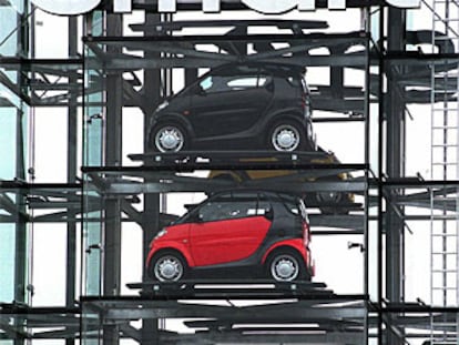 Centro de almacenamiento de vehículos Smart en Suiza.