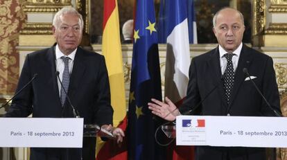 Margallo (izquierda), y su homólogo francés, hoy en París.