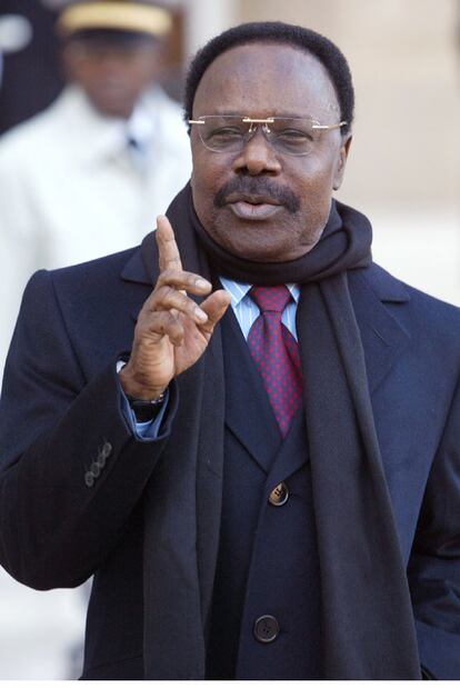 Omar Bongo, presidente de Gabón fallecido en 2009, en diciembre de 2003 en París.
