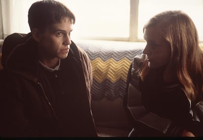 Hilary Swank y Chloë Sevigny, en 'Boys Don't Cry'.