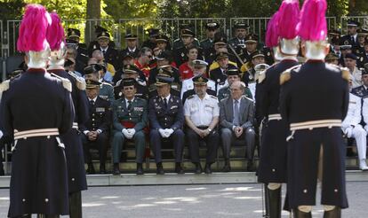 Autoridades y mandos policiales durante la fiesta del patrón de la Policía Municipal de 2015.