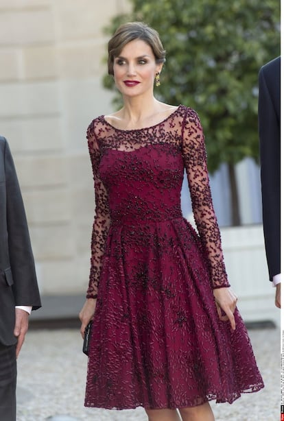 Letizia cena en el palacio Elíseo durante el viaje oficial de los Reyes a París en junio de 2015.