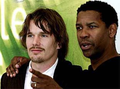 Ethan Hawke y Denzel Washington (Izquierda), en Venecia.