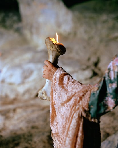 Fotografía de de la serie 'Haiek Danak Sorginak' (Todas ellas brujas), una reconsrucción fotográfica de la caza de brujas en el País Vasco.