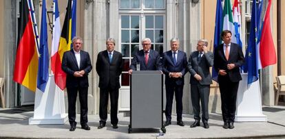 Los seis ministros de Exteriores de los socios fundadores de la Unión Europea al término de la reunión mantenida en Berlín.