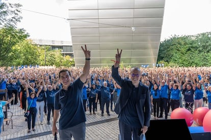 El presidente y el consejero de la entidad han inaugurado esta jornada en la que la plantilla, de más de 110.000 empleados, ha resuelto retos aplicando valores corporativos, demostrando cómo generar un impacto positivo en clientes y compañeros.