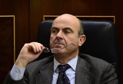 El ministro de Economía, Luis de Guindos, el pasado 20 de diciembre en una sesión parlamentaria.