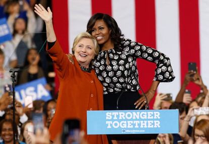 La candidata presidencial demócrata, Hillary Clinton, y la primera dama, Michelle Obama