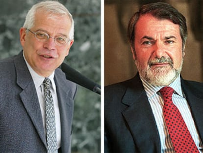 José Borrell, cabeza de lista del PSOE, a la izquierda, y Jaime Mayor Oreja, número uno de la candidatura del PP.