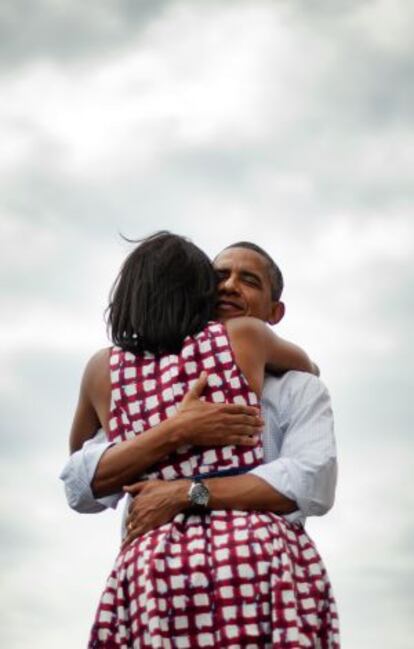 Imagen del tuit enviado por Barack Obama junto al texto &ldquo;Cuatro a&ntilde;os m&aacute;s&rdquo; tras su victoria en las elecciones presidenciales de 2012.