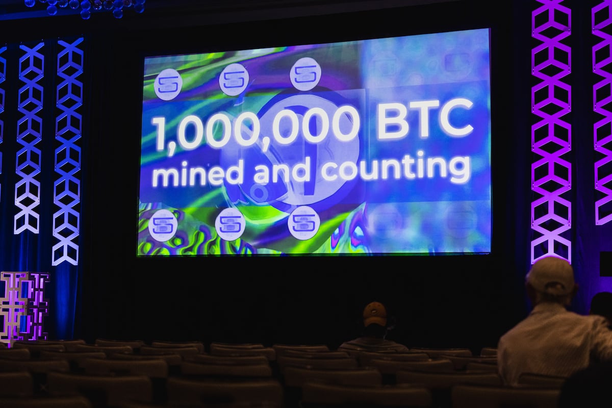 Celsius Network: Celsius freezes withdrawals as crypto panic bites |  Economy and Business | EL PAÍS English