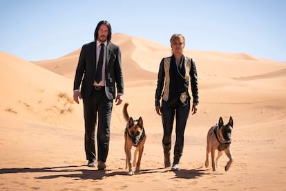 John Wick. Capítulo 3-Parabellum (Chad Stahelski, 2019). Poco debe faltar para que Íker Jiménez dedique un especial de Cuarto Milenio a uno de los grandes misterios de la humanidad: ¿cómo puede ser que Keanu Reeves se conserve así a sus 54 años? Acaba de estrenar la tercera parte de John Wick (Capítuo 3-Parabellum), cinta de acción en la que demuestra estar en plena forma y ser todo un icono del cine viril. Repasamos su lado más tierno… incluidos algunos de nuestros grandes placeres culpables.