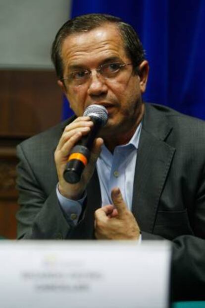 El canciller ecuatoriano, Ricardo Patiño, el pasado 8 de agosto de 2013 durante una rueda de prensa en Quito (Ecuador). EFE/Archivo