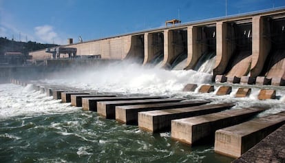 Presa del embalse de Riba-Roja d'Ebre, en una fotografía de archivo.