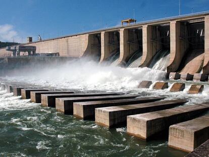 Presa del embalse de Riba-Roja d'Ebre, en una fotografía de archivo.