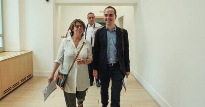 Los concejales del Ayuntamiento de Madrid Inés Sabanés y José Manuel Calvo.