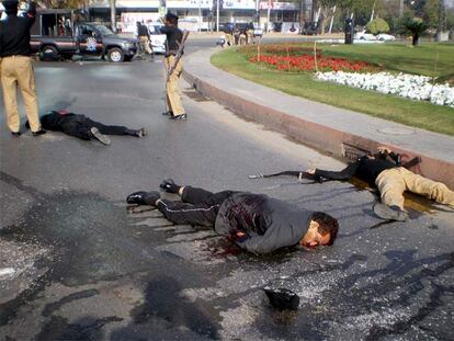 Un grupo terrorista atenta contra un equipo de 'cricket' en Pakistán