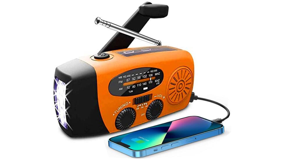 Radio de manivela con antena telescópica y linterna led.