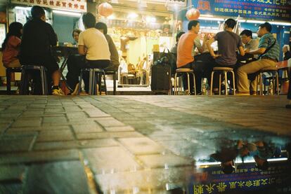 Restaurantes callejeros en Hong Kong.