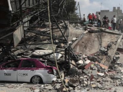 La Roma y Condesa, dos de las colonias más antiguas y pobladas de la capital, sufren los peores efectos del sismo
