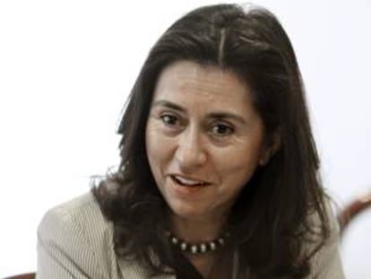 Fotografía de archivo (Madrid, 05/06/2012) de la presidenta de Paradores de Turismo, Ángeles Alarcó, que en una entrevista con Efe con motivo de la Feria Internacional de Turismo (Fitur) ha manifestado que Paradores de Turismo apuesta por crecer, ya desde este mismo año, con hoteles franquicia en edificios emblemáticos situados en zonas donde no haya un establecimiento de la cadena ni una gran oferta hotelera, que garanticen un retorno económico y no supongan un coste para las arcas públicas. EFE/ARCHIVO