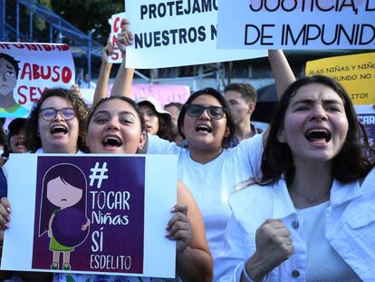 Mujeres se manifiestan contra el fallo en San Salvador 