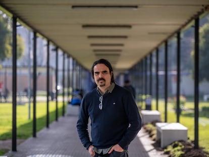 Rolando Álvarez, doctor en historia, en la Universidad de Santiago de Chile