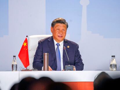 El presidente chino Xi Jinping pronuncia un discurso durante la Cumbre BRICS en Johannesburgo, Sudáfrica, el pasado 24 de agosto.
