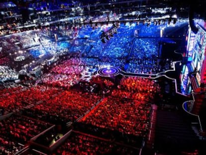 Milhares de pessoas durante a final de 'League of Legends' na Coreia.