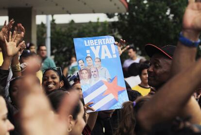 Celebração em Havana, depois do discurso de Raúl Castro.