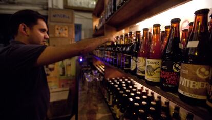 Una cervecería que distribuye marcas artesanales en el Distrito Federal (México).