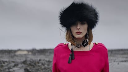 SAINT LAURENT_SAINT LAURENT_WINTER 21_VIDEO-STILLS_04_HR