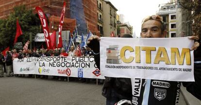 Manifestación de trabajadores de Metro, EMT, Renfe, Feve y Adif en Madrid.