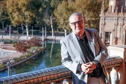 El presidente de la Confederación Hidrográfica del Guadalquivir, Joaquín Páez, hace unos días en la Plaza de España de Sevilla.