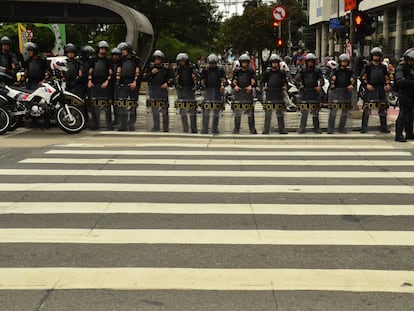 Polícia Militar de São Paulo durante um protesto em 2015.