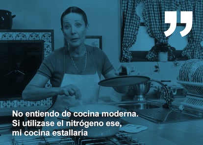 <b>17 de octubre</b> Existió un tiempo en que en la televisión no había cocineros. En esos años, una mujer que no era cocinera enseñaba a guisar a los espectadores. Elena Santonja dirigió y presentó <i>Con las manos en la masa</i>, un espacio que TVE estrenó en 1984 y que permaneció en antena durante siete años. Su esquema era simple: dos recetas a elaborar y un personaje invitado, al que se entrevistaba mientras se preparaban los alimentos. En su plató estuvo presente casi al completo el mundo cultural español. Desde Gonzalo Torrente Ballester hasta Rosa Chacel. De Fernando Fernán Gómez a Pedro Almodóvar. Joaquín Sabina y Alaska. La sintonía de <i>Con las manos en la masa</i>, compuesta por el dúo Vainica Doble —del que formaba parte Carmen Santonja, hermana de Elena—, e interpretada a dúo junto con Sabina, es una canción que permanece en la memoria de varias generaciones que se asomaban a aquella televisión con solo dos canales. <b>Por Miguel Ángel Palomo</b>