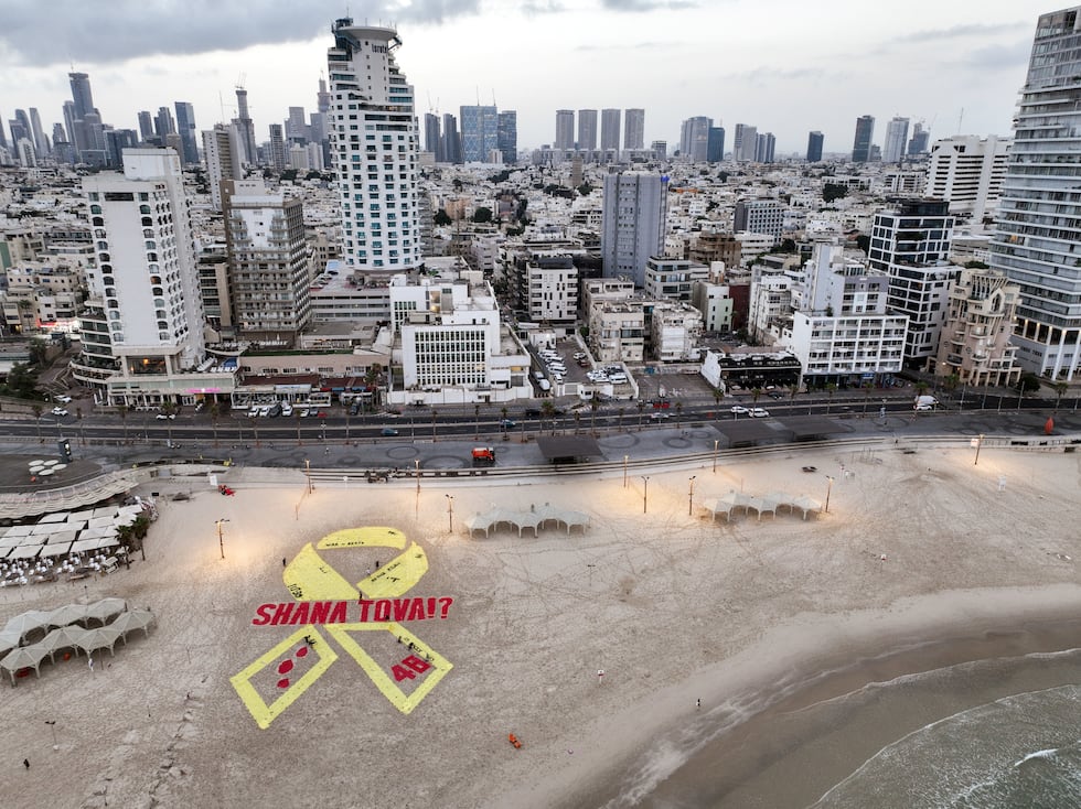 Una instalación para pedir el fin de la guerra en Gaza y la liberación de los rehenes