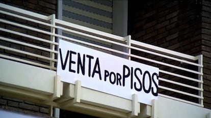 Fotograma de la película 'Venta por pisos' de Mariano Ozores (1972).