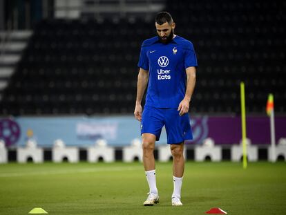 Karim Benzema durante el entrenamiento con la selección francesa el jueves pasado..