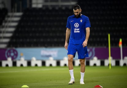 Karim Benzema durante el entrenamiento con la selección francesa el jueves pasado..