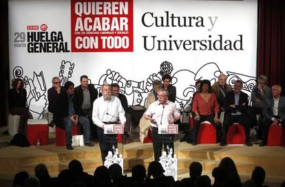 Labor unions UGT and CCOO at a meeting in support of the culture sector.