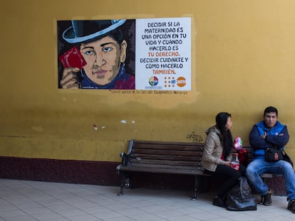 Un anuncio sobre el uso de condones, en La Paz (Bolivia).