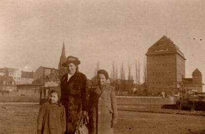 Bärbel Schreiner, amb la seva mare i el seu germà a Demmin el 1944.