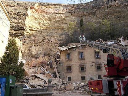 Estado del edificio de la Fuencisla tras la avalancha de rocas.